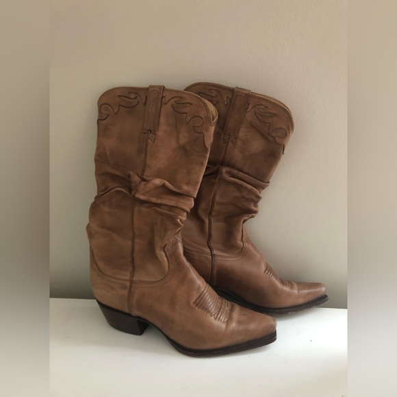 Women’s Authentic Cowgirl Boots - Size 7 - Picture 2 of 3